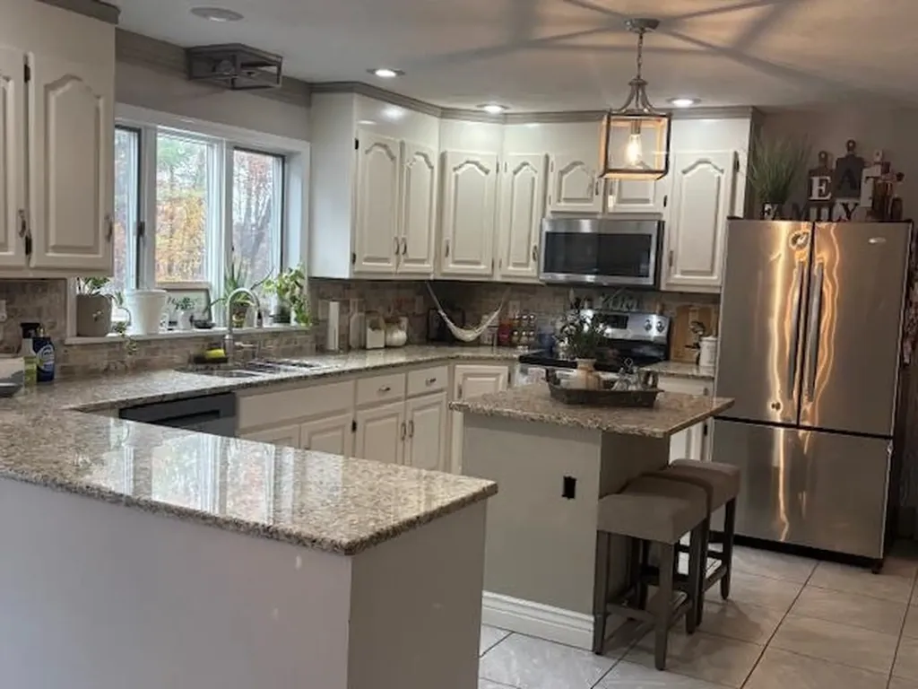 51 Zion Hill Road Salem NH 03079-1515