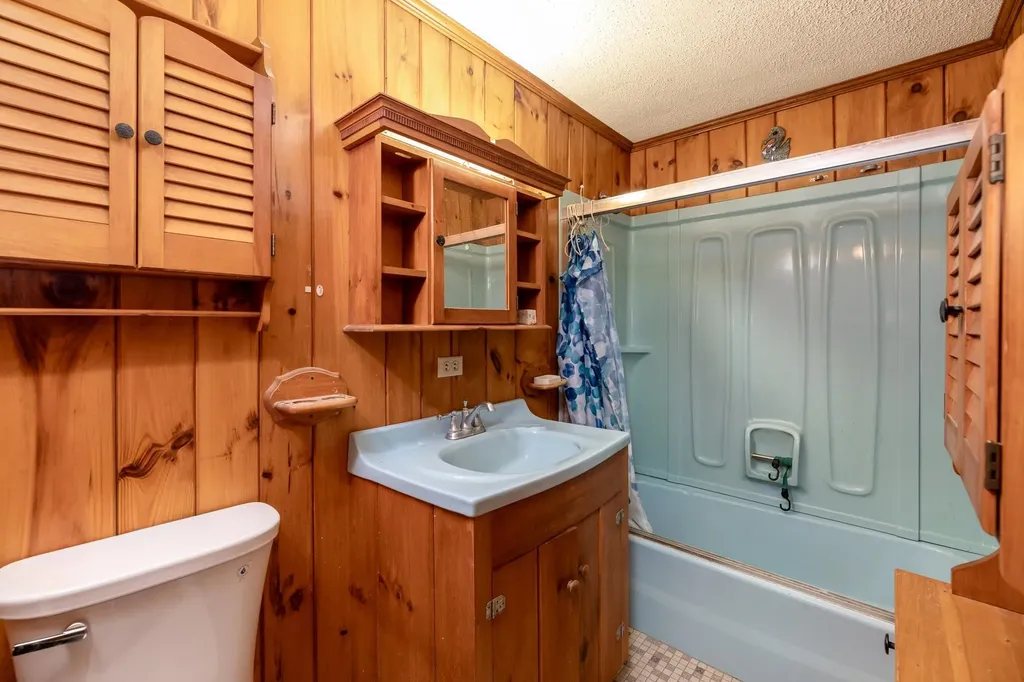 123 Mountain Road Tuftonboro NH 03816