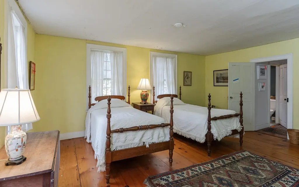 26 Old North Main Street Walpole NH 03608