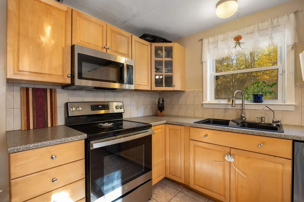 245 Beacon Hill Road Pembroke NH 03275