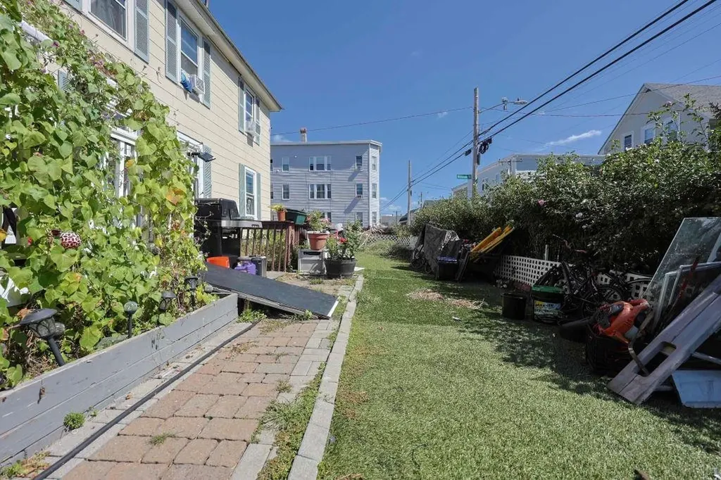 8 Rimmon Street Manchester NH 03102