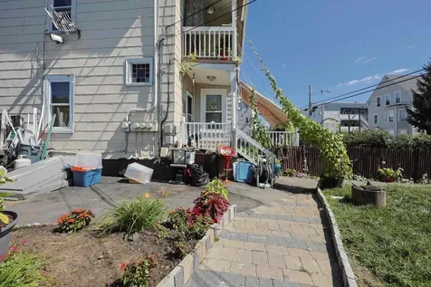 8 Rimmon Street Manchester NH 03102