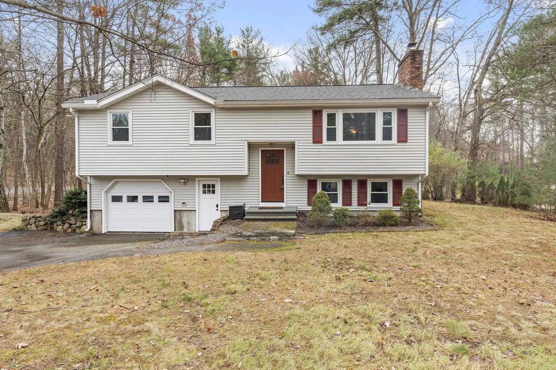 1 Westwood Drive Londonderry NH 03053