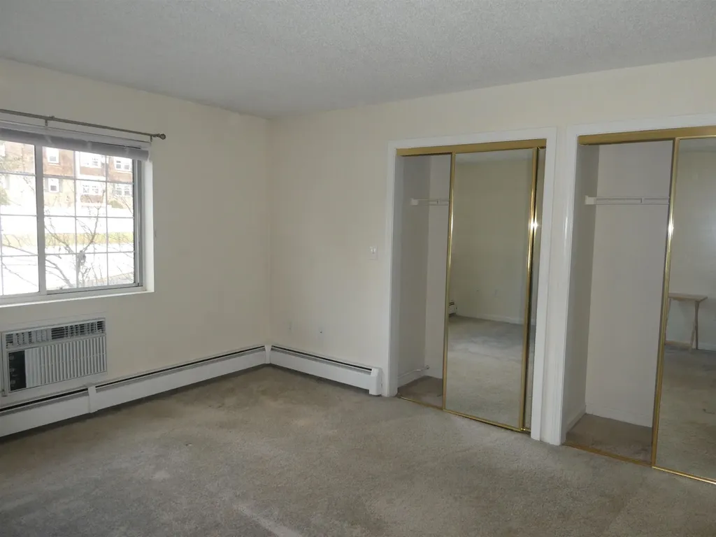 490 River Road Manchester NH 03104