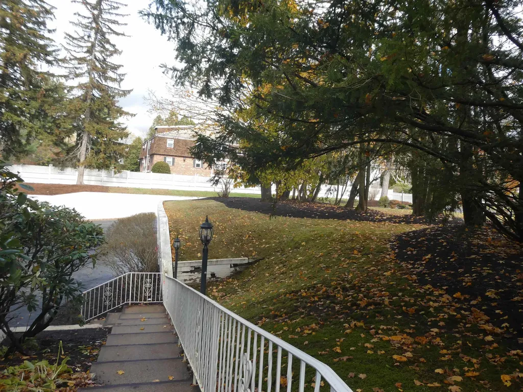 490 River Road Manchester NH 03104