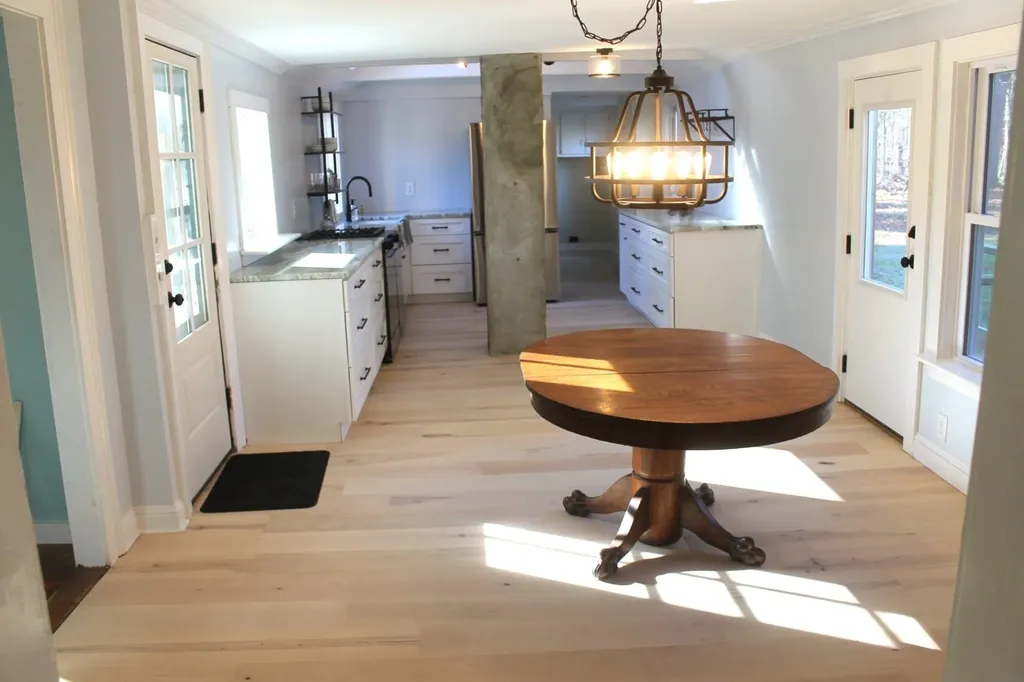 22 Church Street Kingston NH 03484