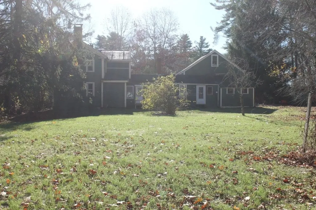 22 Church Street Kingston NH 03484