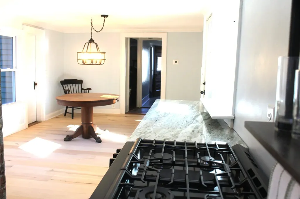 22 Church Street Kingston NH 03484