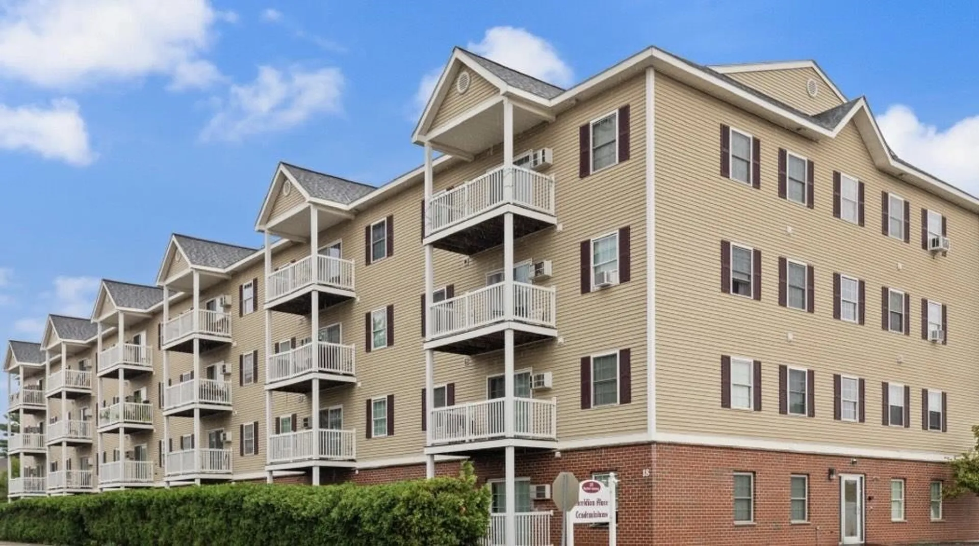 18 Harbor Avenue Nashua NH 03060