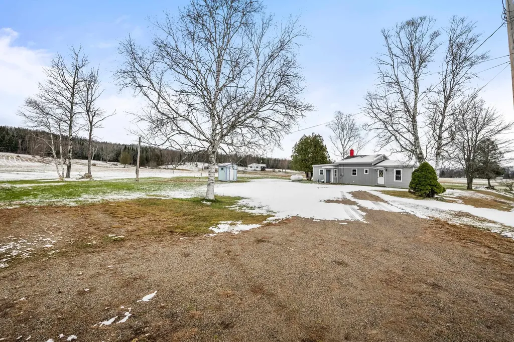 1420 East Side River Road Dummer NH 03588