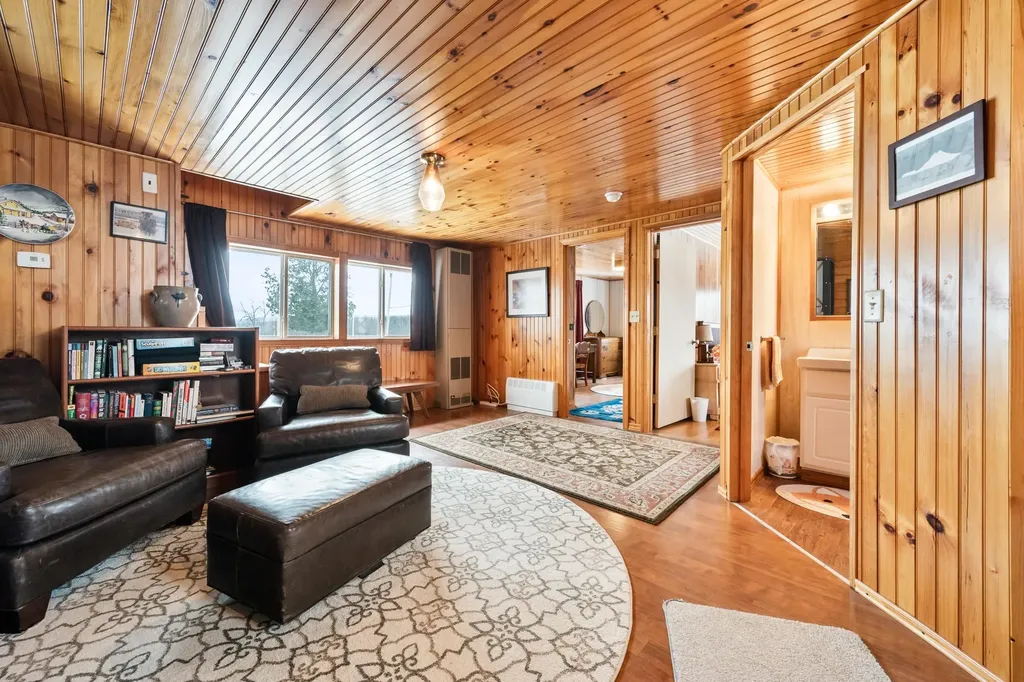 1420 East Side River Road Dummer NH 03588