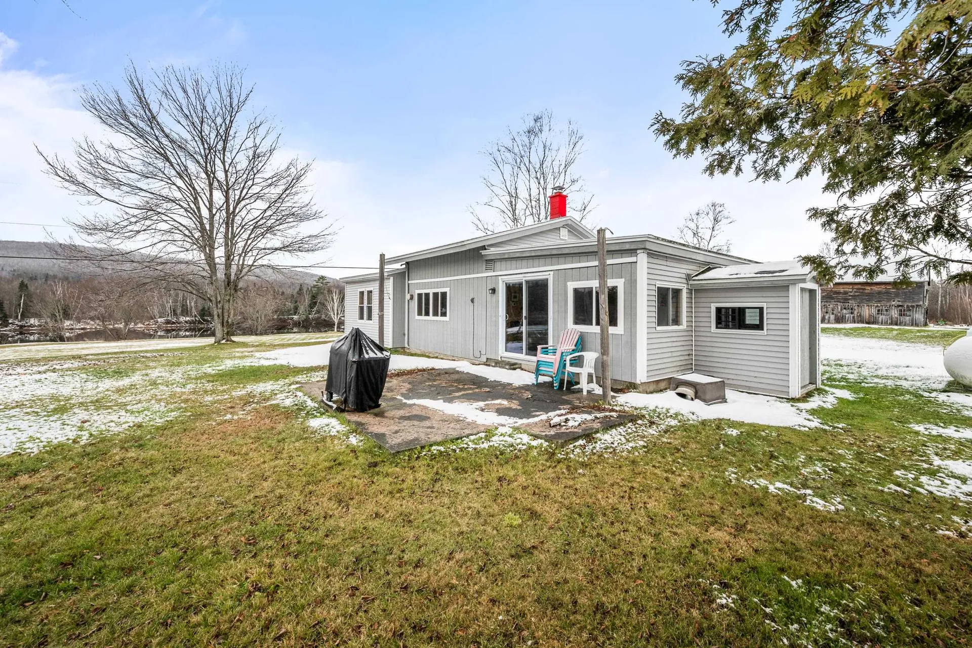 1420 East Side River Road Dummer NH 03588