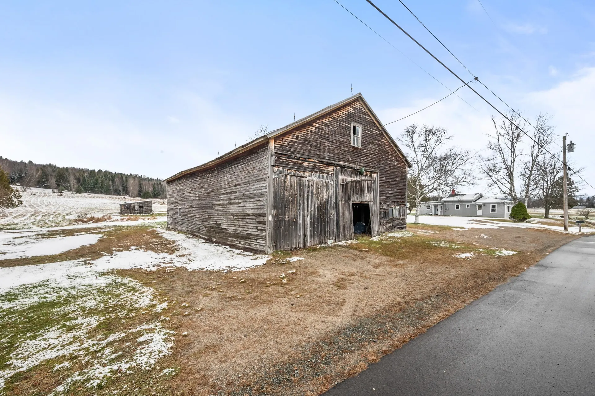 1420 East Side River Road Dummer NH 03588