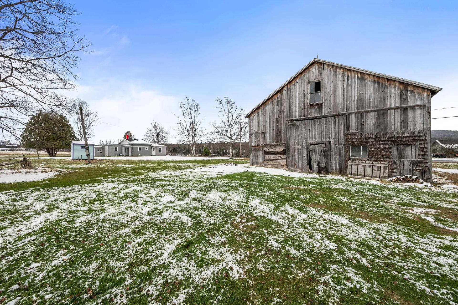 1420 East Side River Road Dummer NH 03588