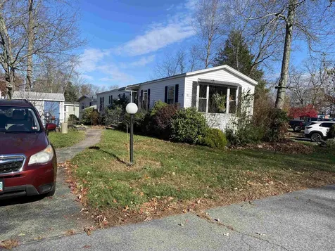 81 Elm Court Seabrook NH 03874