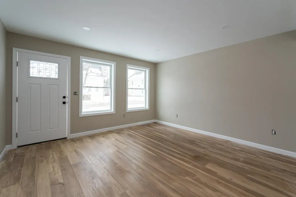 51 Academy Street Laconia NH 03246-3607