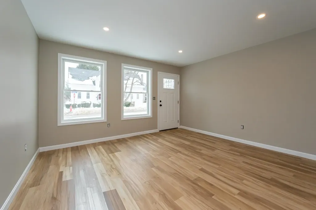 51 Academy Street Laconia NH 03246-3607