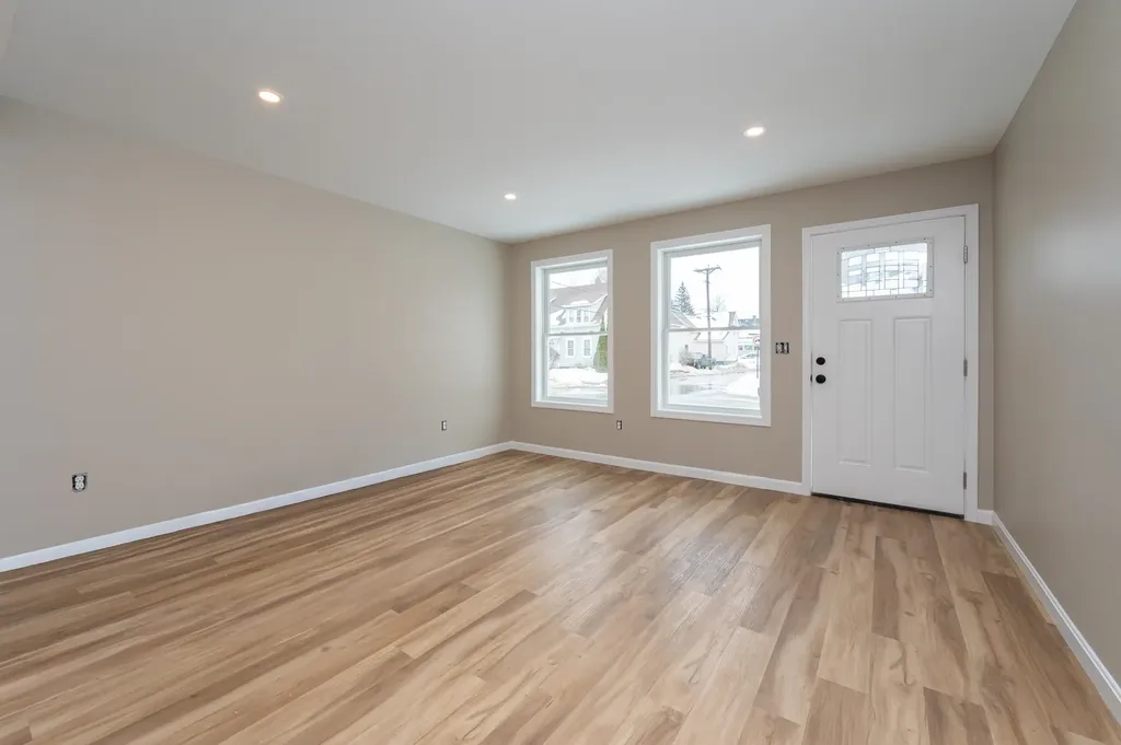 51 Academy Street Laconia NH 03246-3607