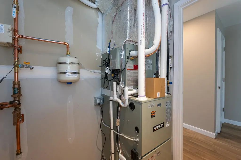 51 Academy Street Laconia NH 03246-3607