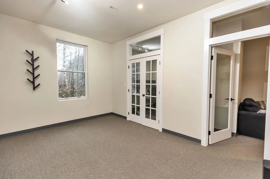 374 Union Street Peterborough NH 03458