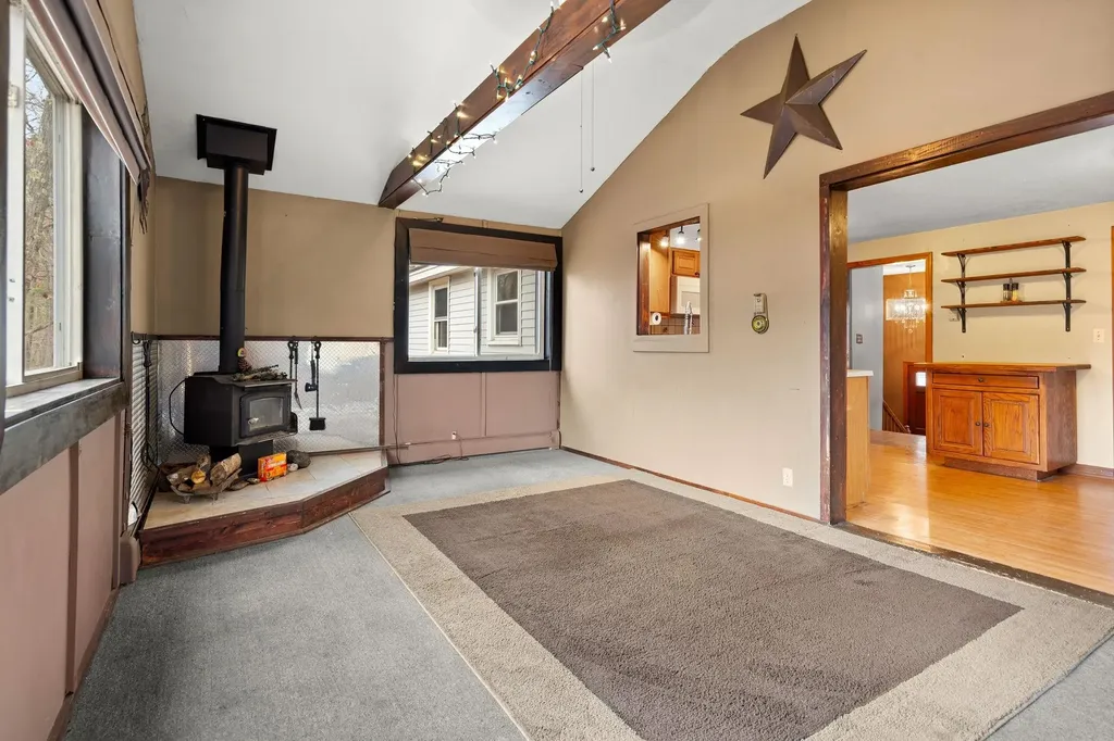 4 Viza Avenue Derry NH 03038