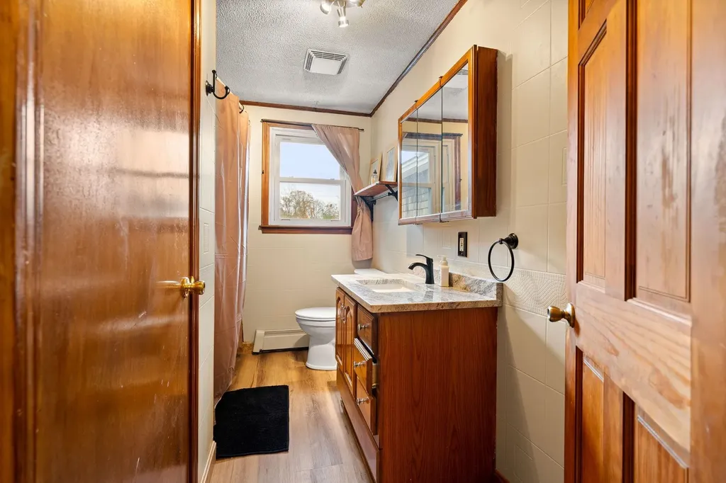 4 Viza Avenue Derry NH 03038