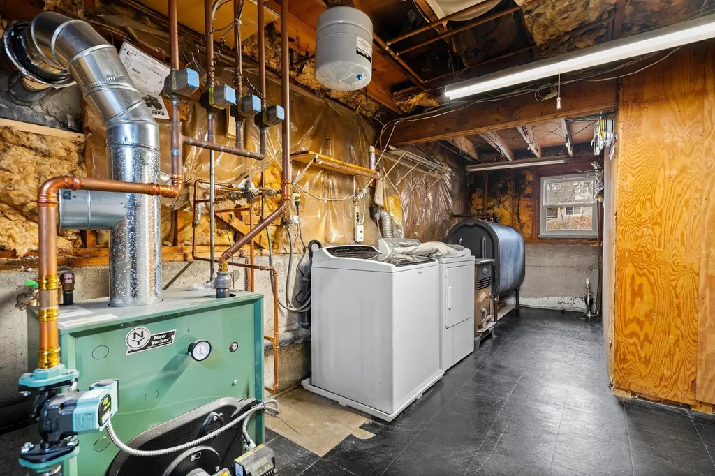 4 Viza Avenue Derry NH 03038