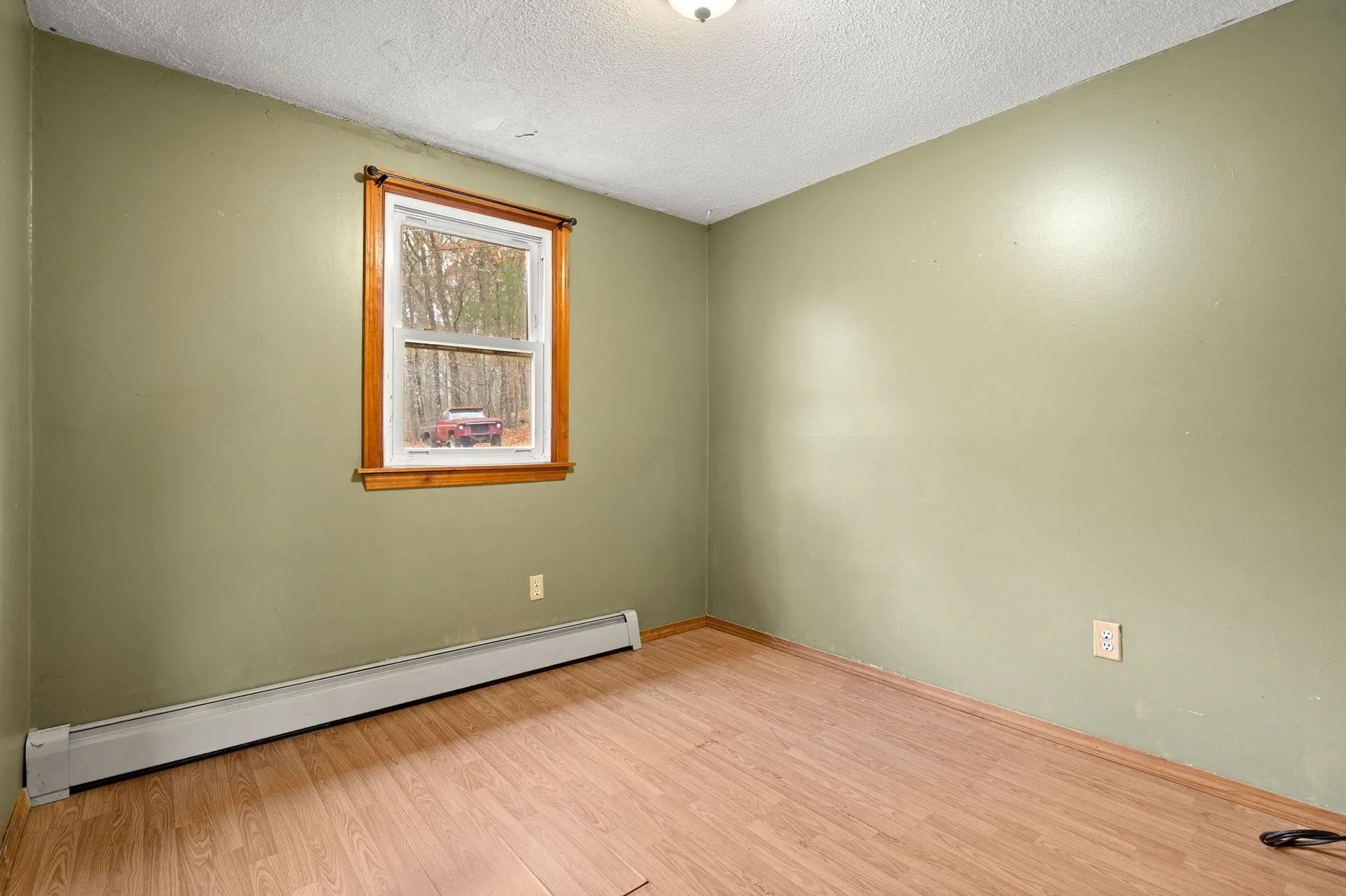 4 Viza Avenue Derry NH 03038