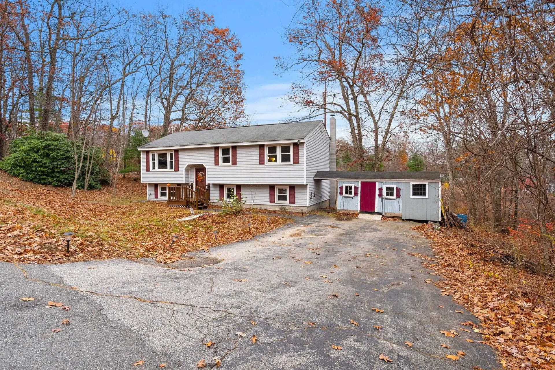 4 Viza Avenue Derry NH 03038