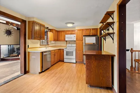 4 Viza Avenue Derry NH 03038