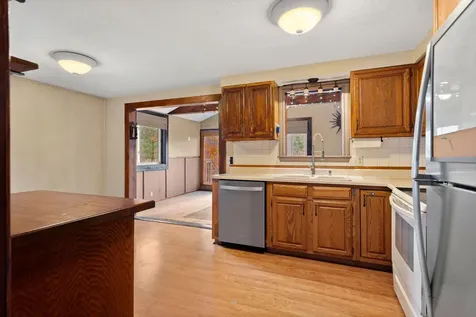 4 Viza Avenue Derry NH 03038