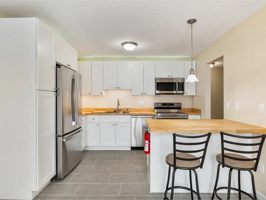 19 Twin Oaks Terrace South Burlington VT 05403
