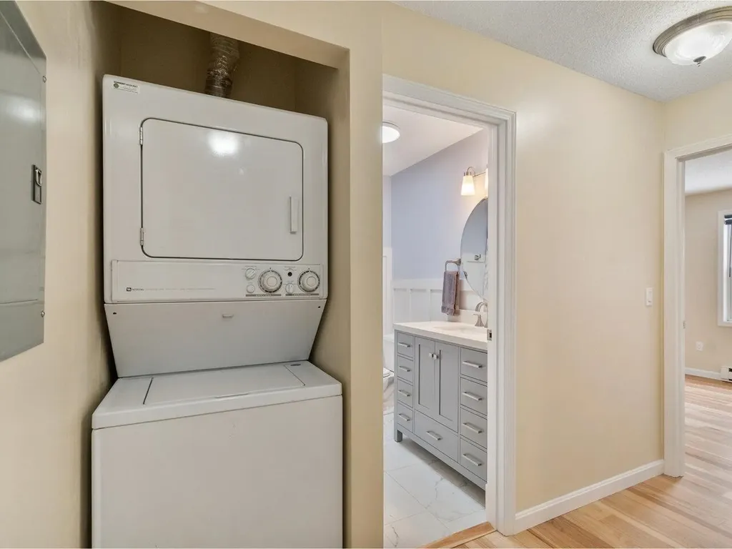 19 Twin Oaks Terrace South Burlington VT 05403