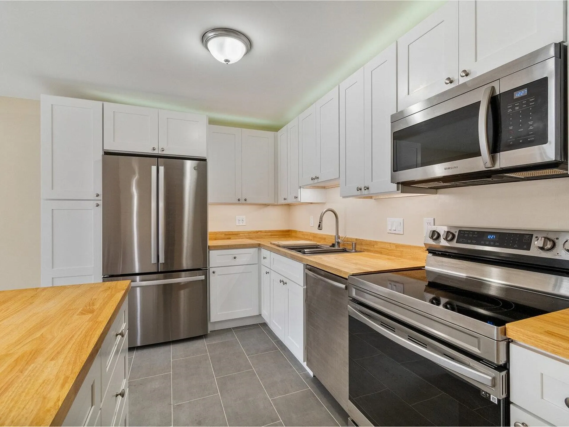 19 Twin Oaks Terrace South Burlington VT 05403