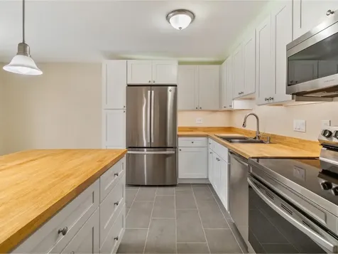 19 Twin Oaks Terrace South Burlington VT 05403