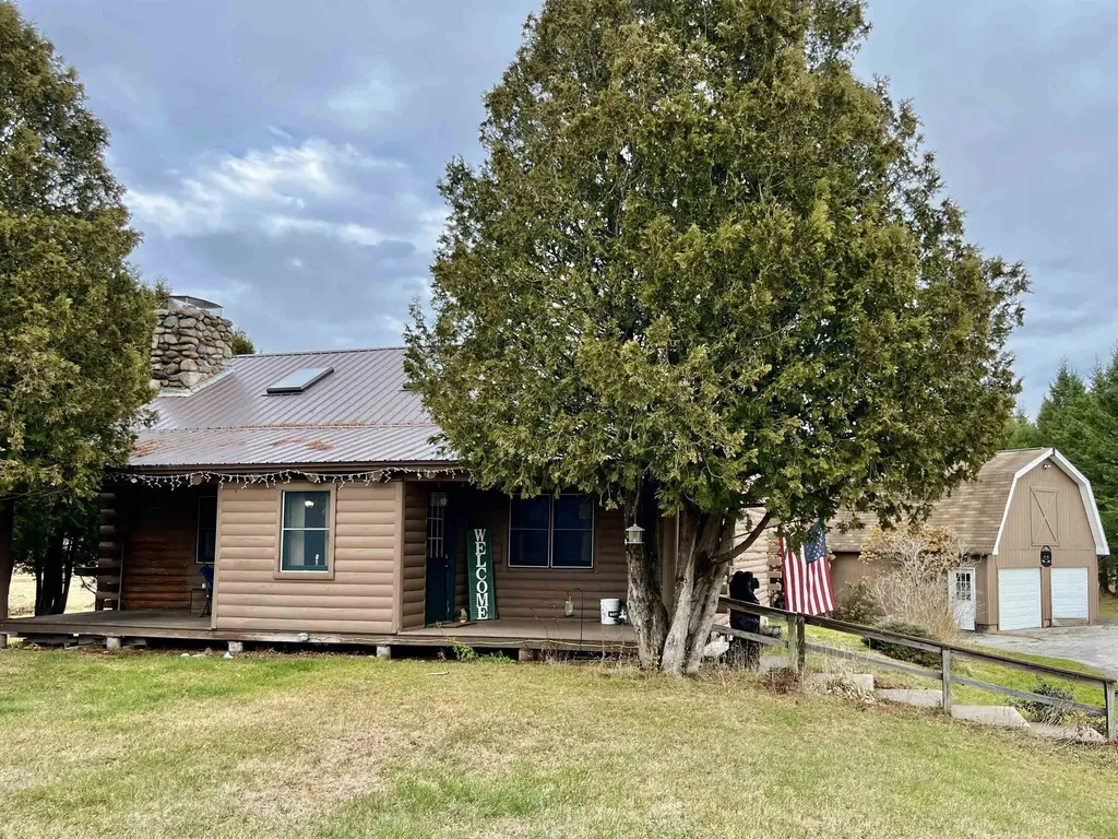 11 Owens Road Milan NH 03588