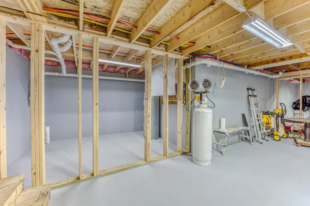 35 Mad River Road Campton NH 03223