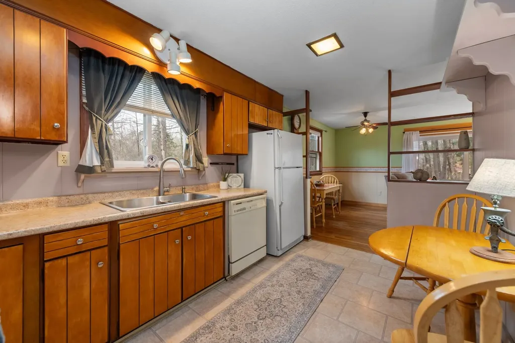 14 Heritage Hill Road Holderness NH 03245