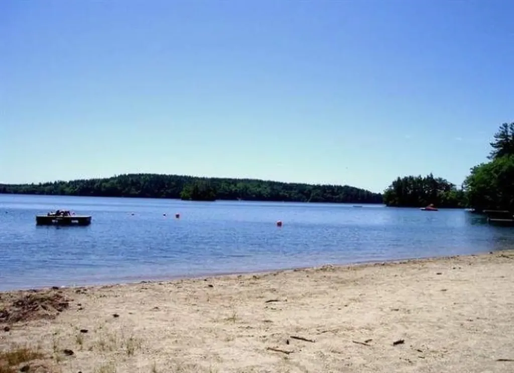 14 Heritage Hill Road Holderness NH 03245