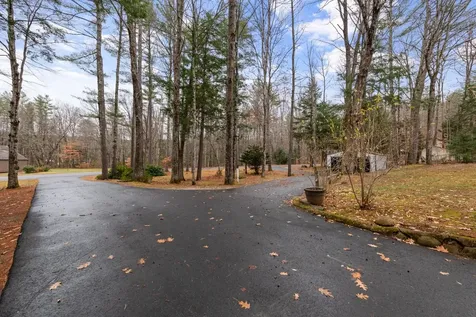 14 Heritage Hill Road Holderness NH 03245