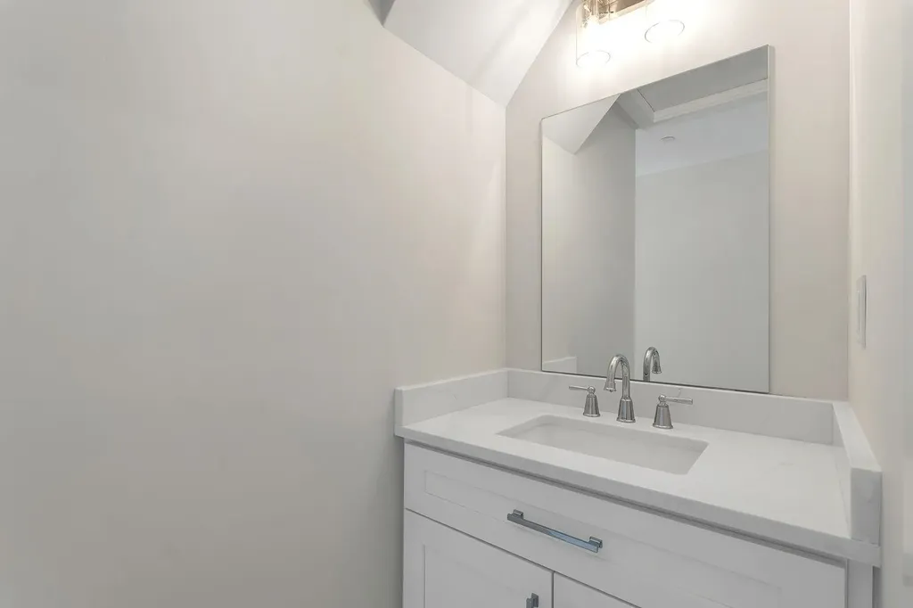 42 Westover Lane Bow NH 03304