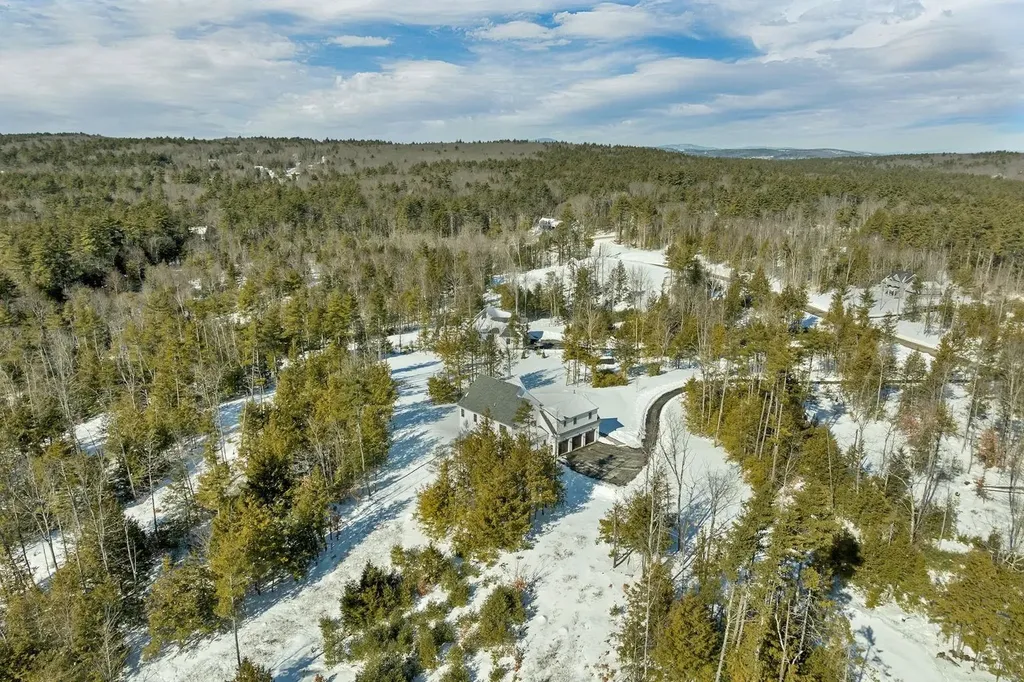 42 Westover Lane Bow NH 03304