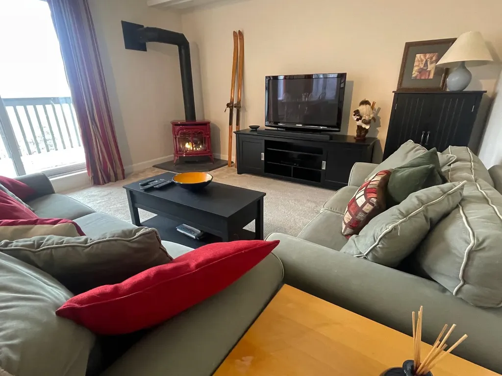 87 Snowside Drive Fayston VT 05673