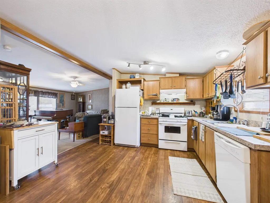 11 Nut Hatch Lane Keene NH 03431