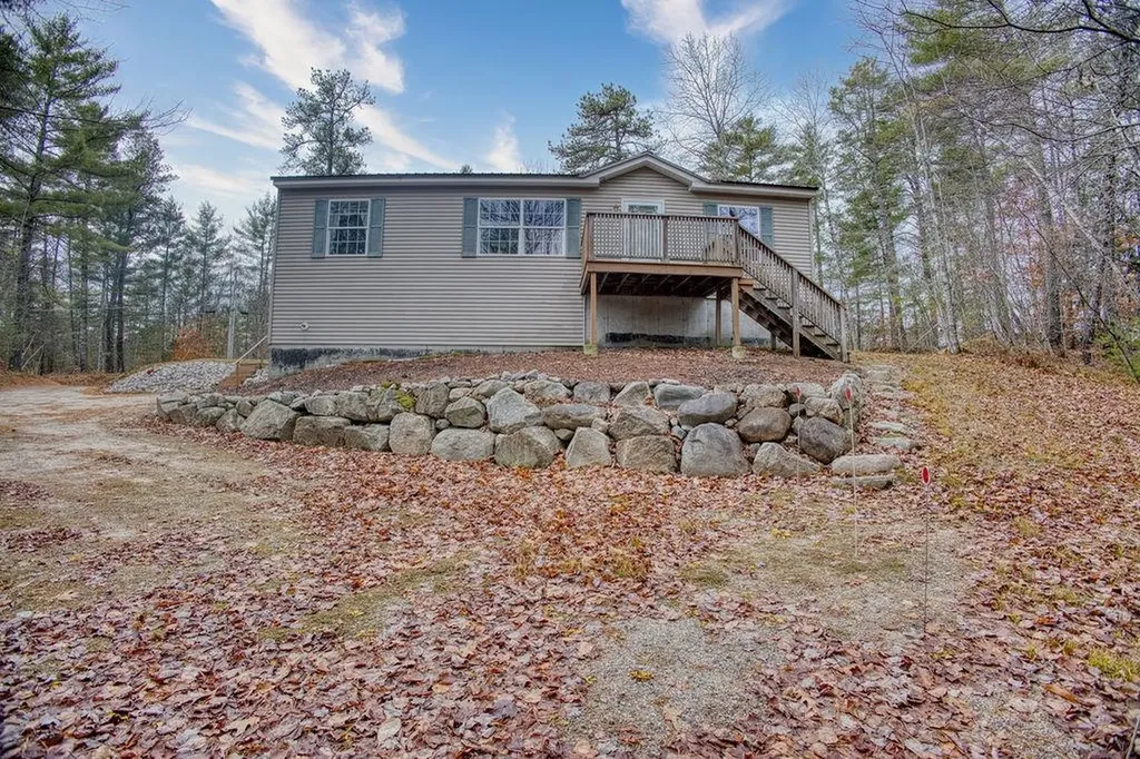 375 Pine River Road Effingham NH 03882