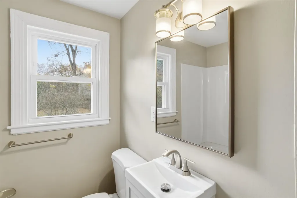 63 Maynard Avenue Manchester NH 03103