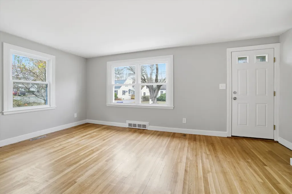 63 Maynard Avenue Manchester NH 03103