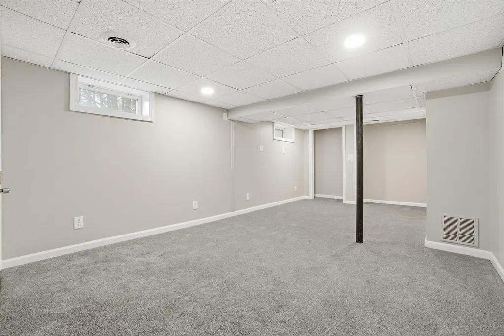 63 Maynard Avenue Manchester NH 03103