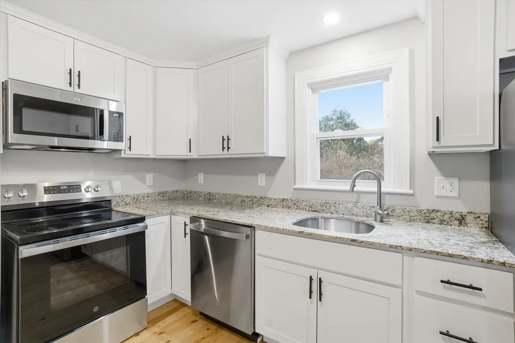 63 Maynard Avenue Manchester NH 03103