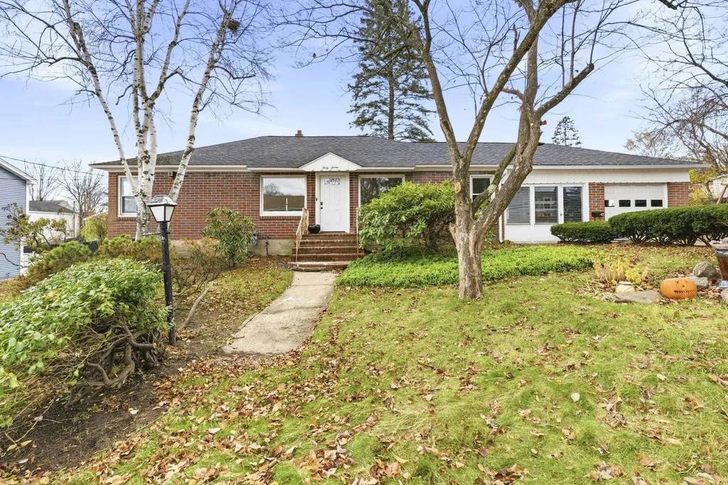 47 Rosedale Avenue Manchester NH 03103